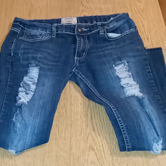 Discovery Denim - Distorted Jeans